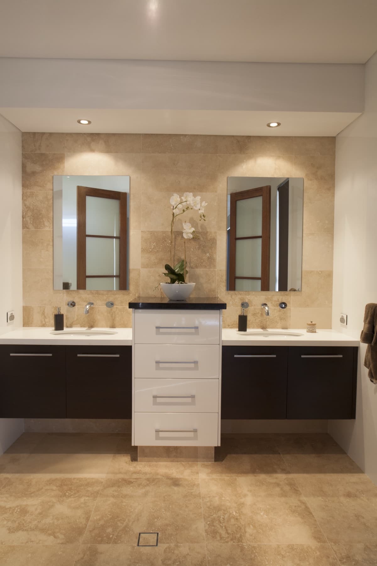 Travertine, detail 7